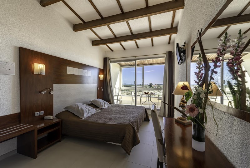Photo 3 at Hôtel Les Dunes in Marseillan