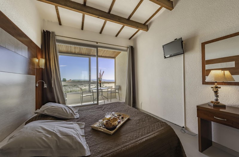 Photo 1 at Hôtel Les Dunes in Marseillan
