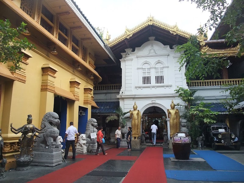 Gangarama Temple in Colombo