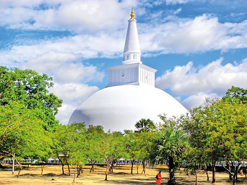 Photo 1 at Ruwanweli Maha Seya in Anuradhapura