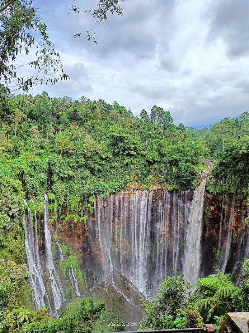 Photo 6 at Tumpak Sewu Waterfall in Kecamatan Pronojiwo