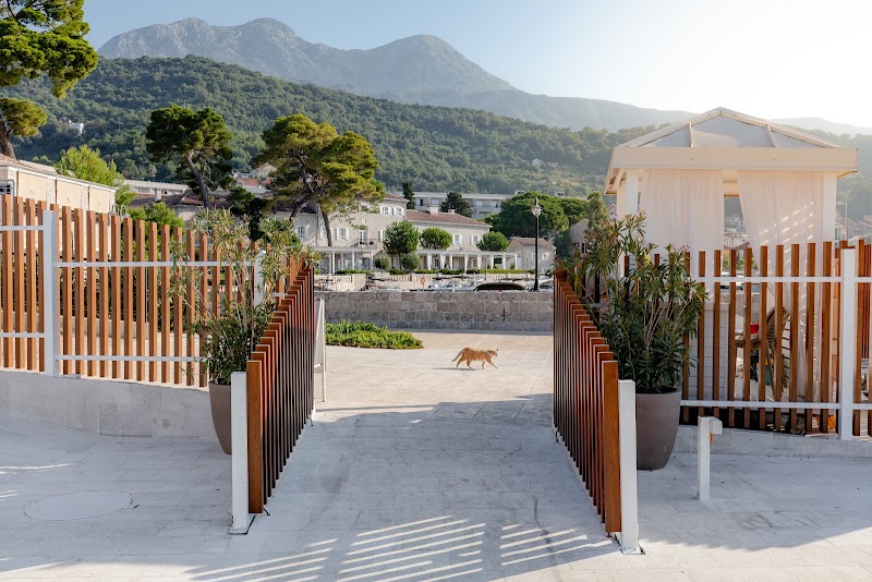 Lazure Hotel & Marina in Meljine
