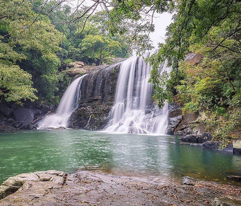 Sera Ella Water Fall in Illukkumbura