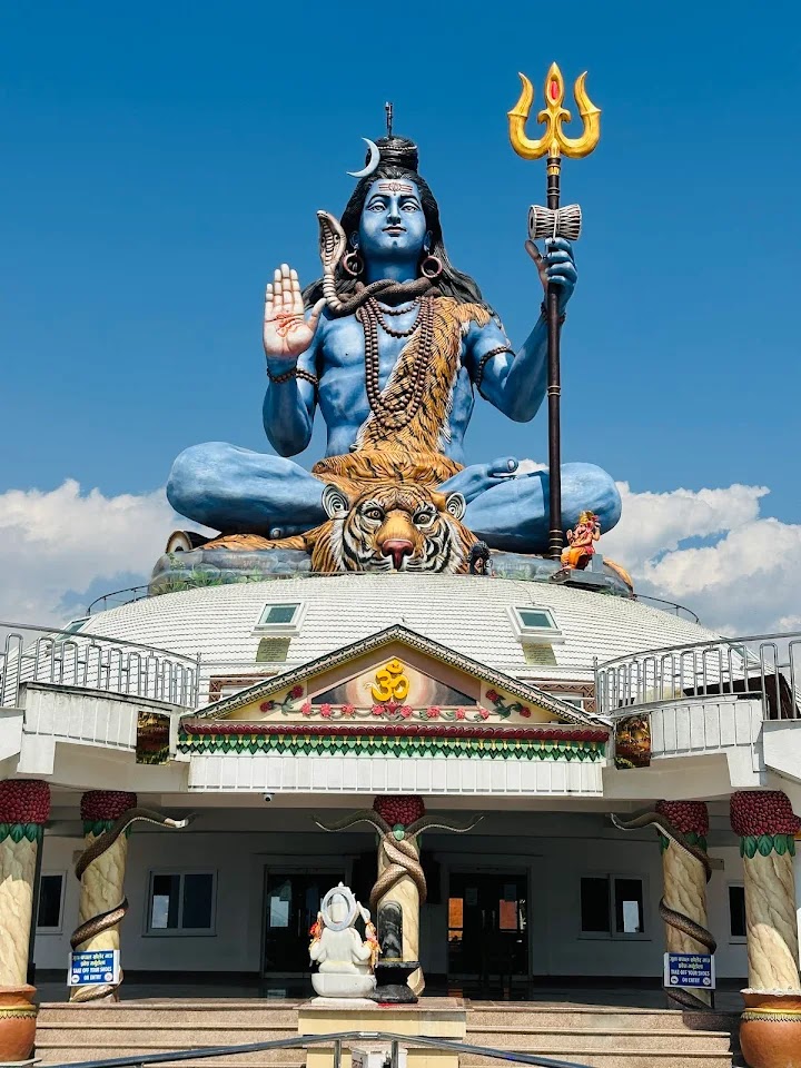 Hotel pumdikot Shiva statue in Pokhara