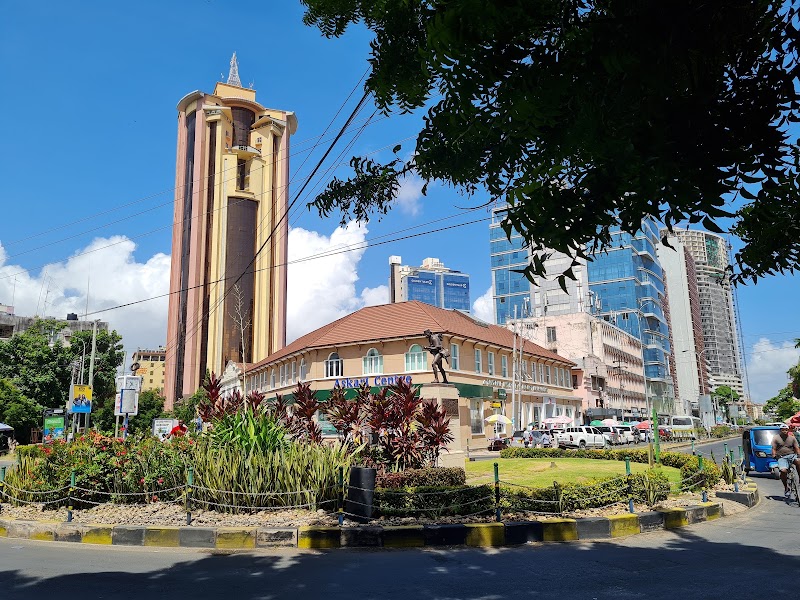 Askari Monument (Mnara wa Askari) in Dar es Salaam