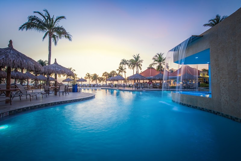 Playa Linda Beach Resort in Noord