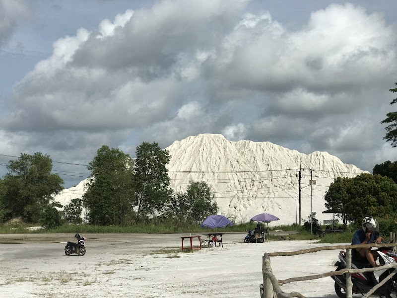 Photo 2 at Kaolin Lake in Tanjung Pandan