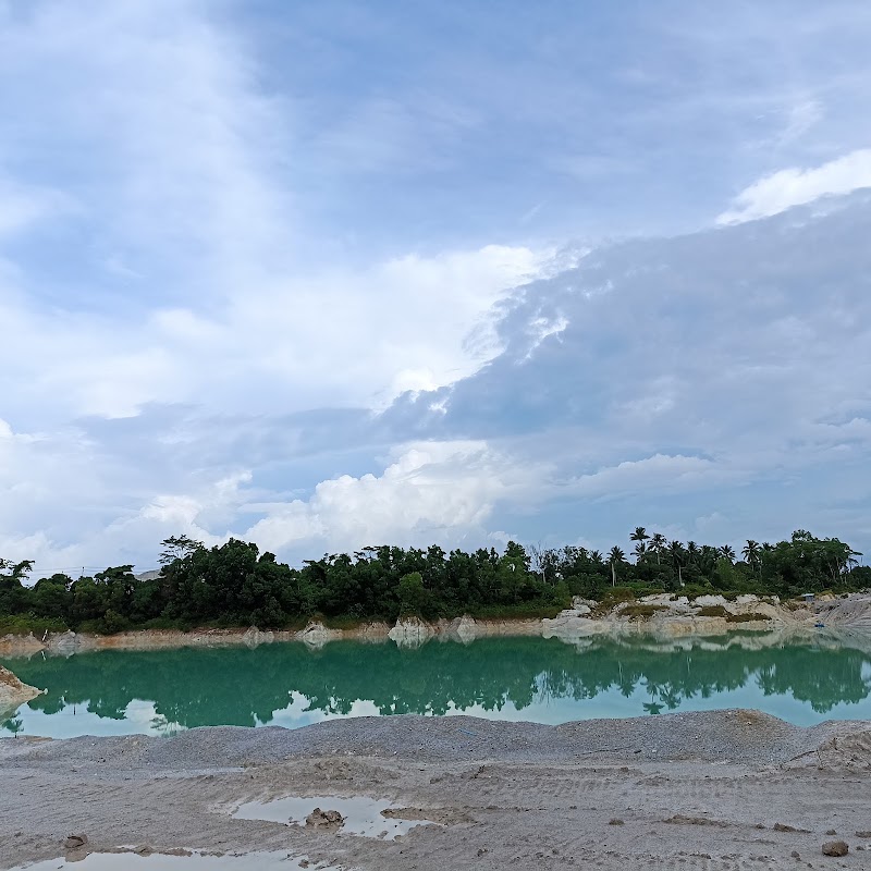 Photo 3 at Kaolin Lake in Tanjung Pandan
