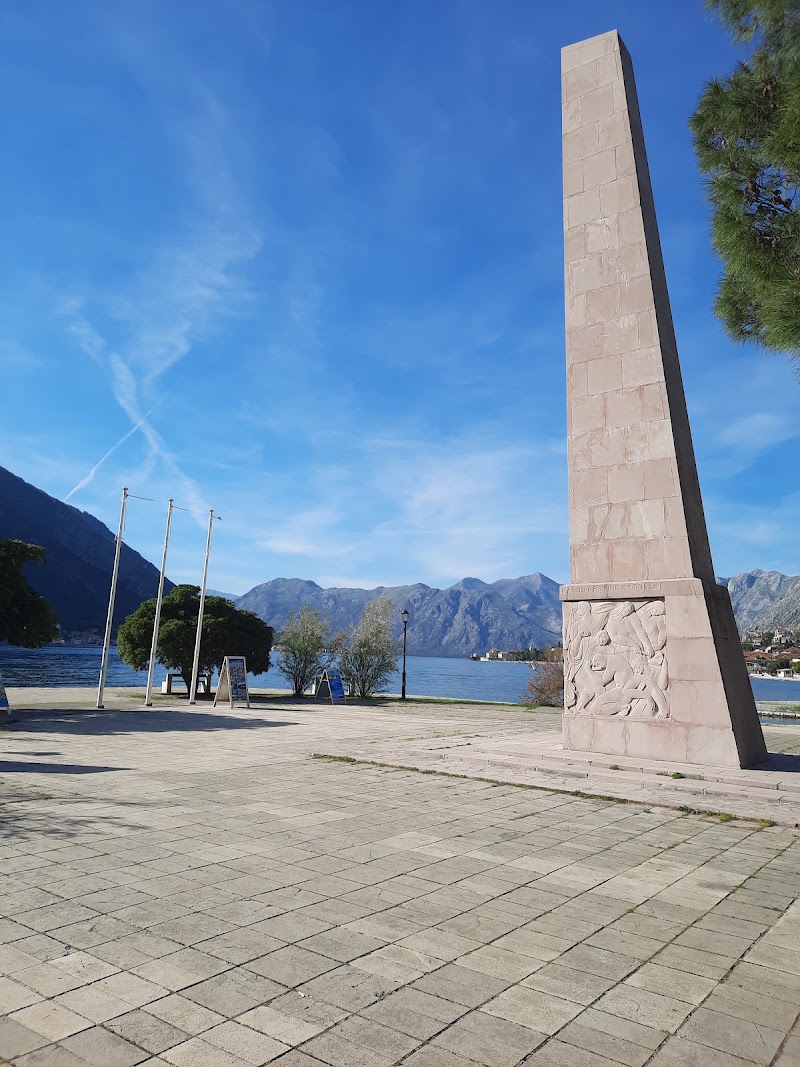 Spomenik Palim Za Slobodu in Kotor