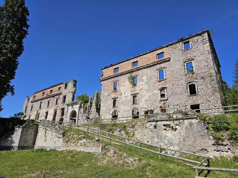 Dvorec Hošperk (Haasberg) in Planina
