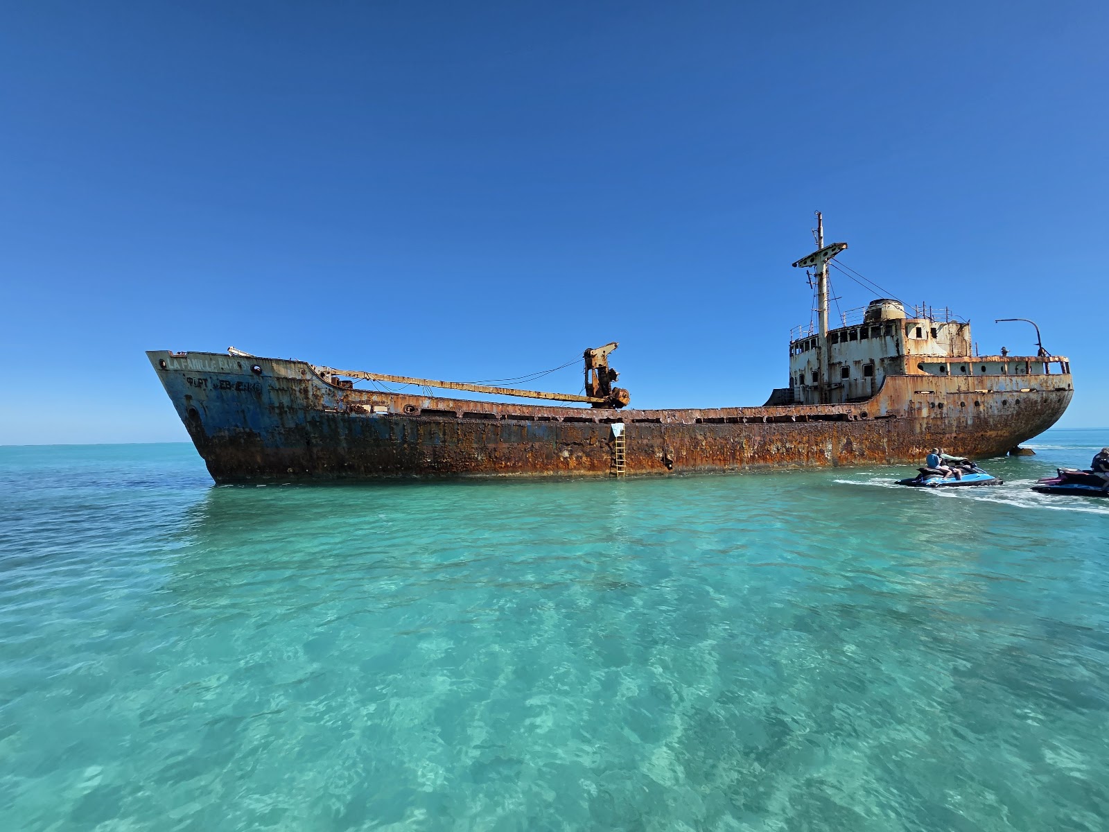 La Famille Express Shipwreck in 