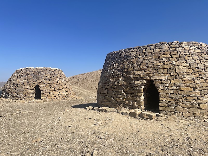 Bat Necropolis and Beehive Tombs in Maqabil