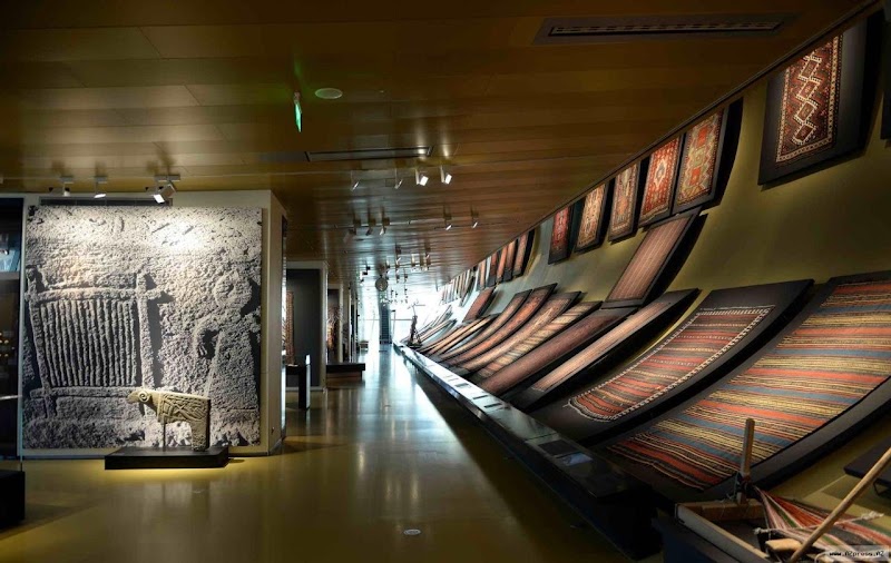 Photo 4 at Azerbaijan Carpet Museum in Bakı