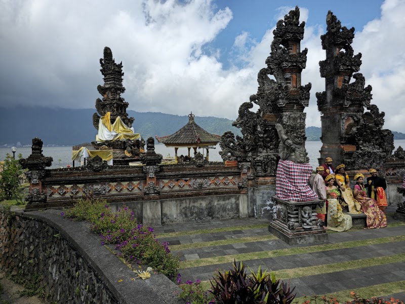 Photo 5 at Ulun Danu Beratan Temple in Baturiti