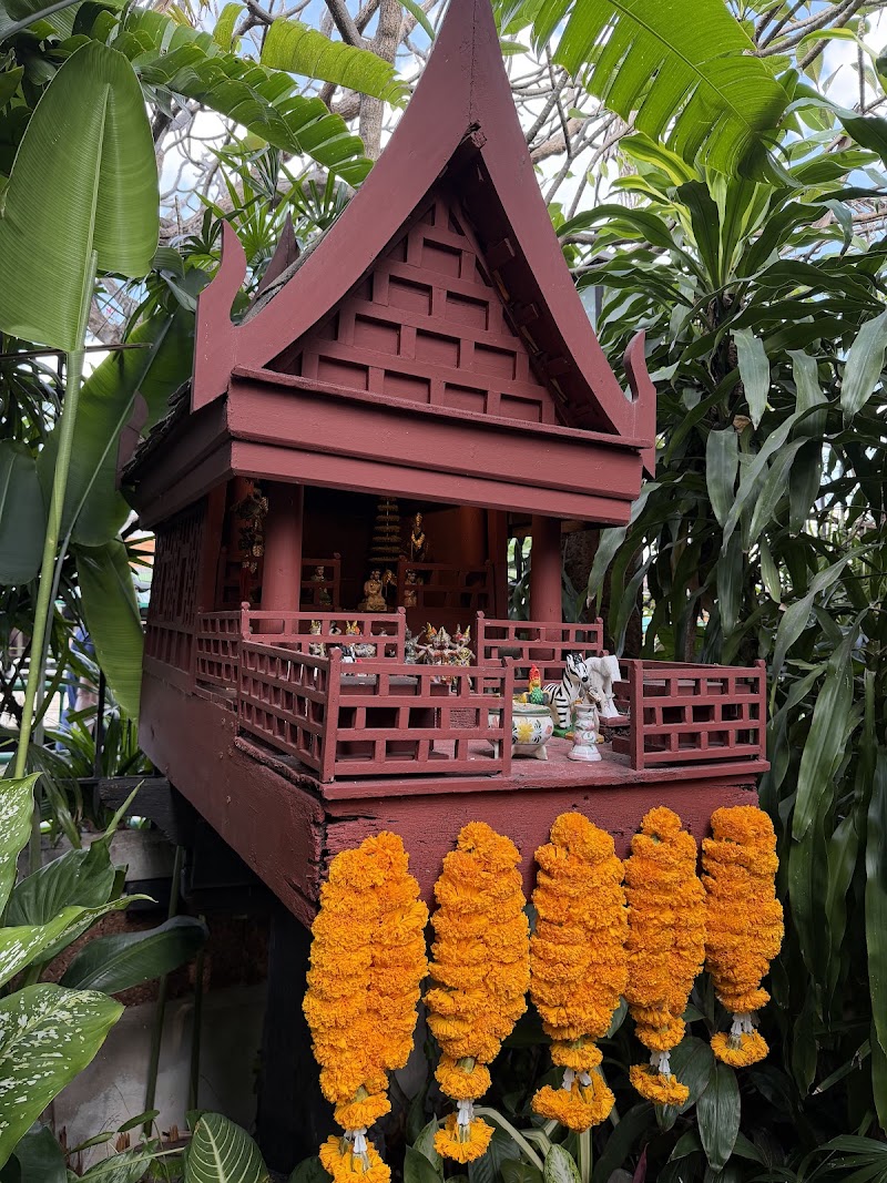 Photo 4 at Jim Thompson House Museum in Khwaeng Wang Mai