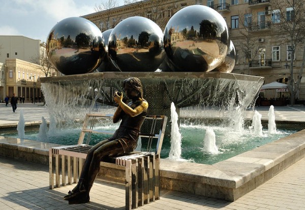 Photo 4 at Fountains Square in Bakı