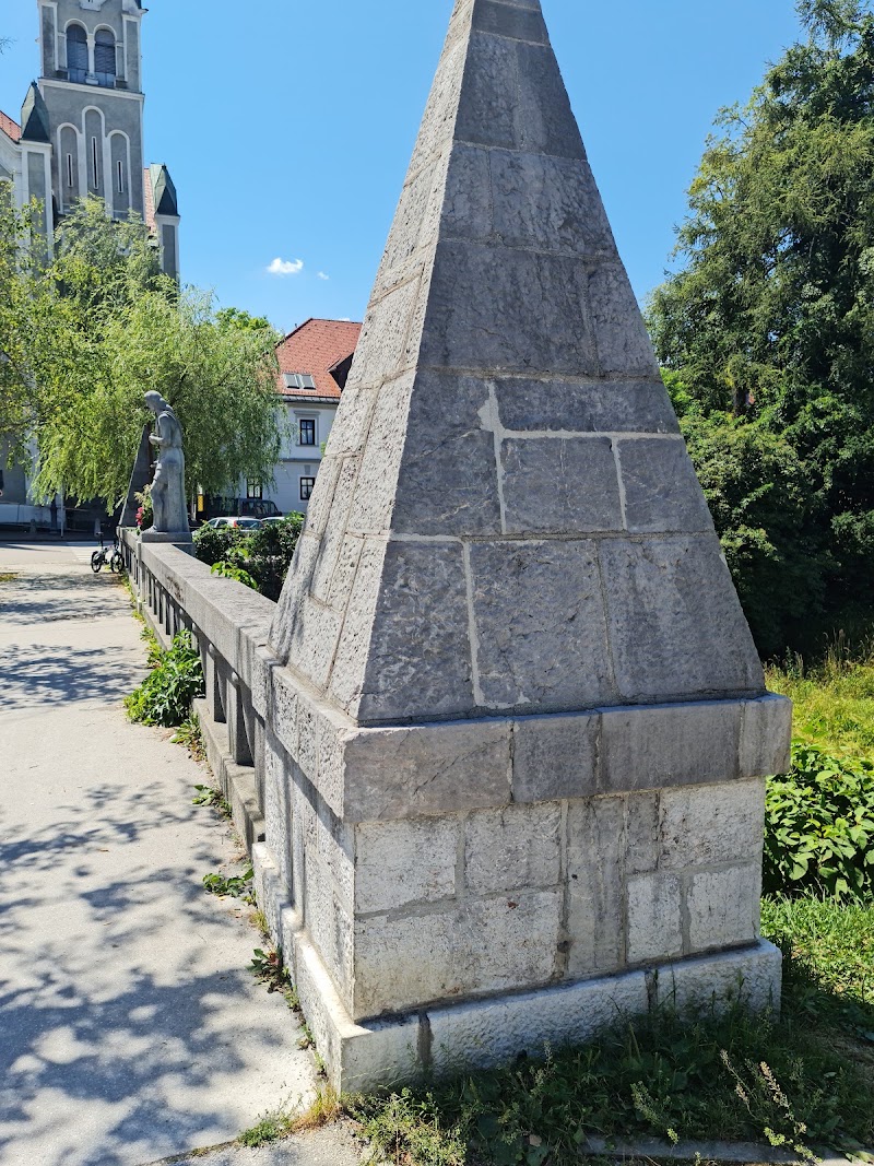 Photo 5 at Plečnik's Trnovo bridge in Ljubljana