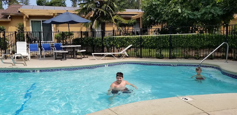 Photo 2 at Ponderosa Gardens Motel in Paradise
