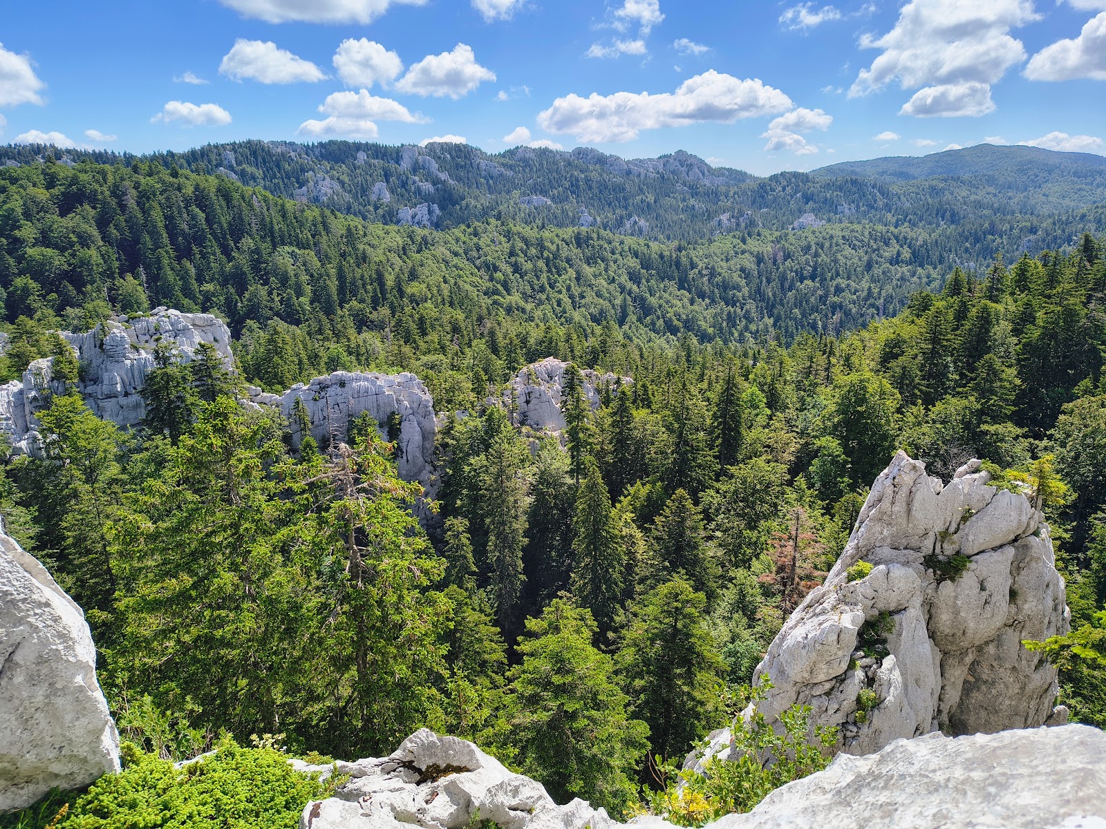 White and Samarian Rocks in 