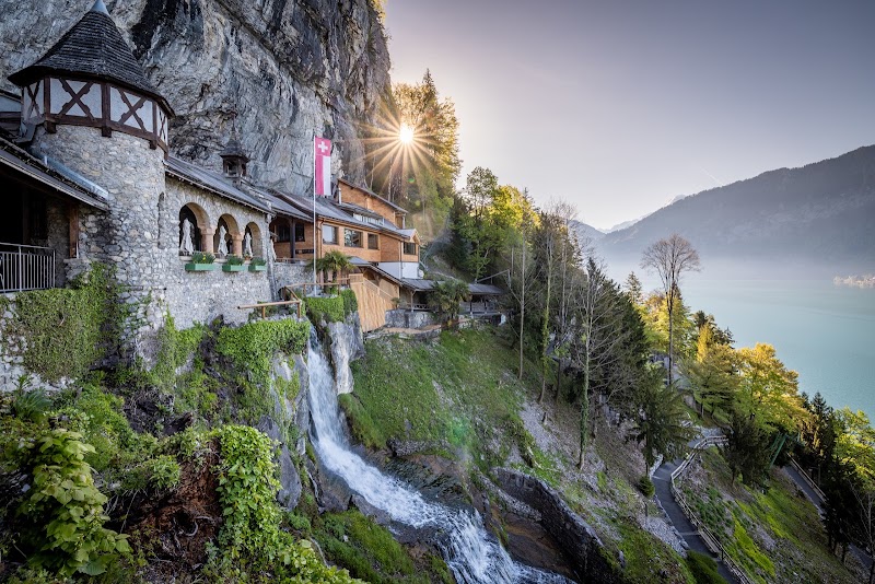 St. Beatus-Höhlen, Swiss Caves in Sundlauenen