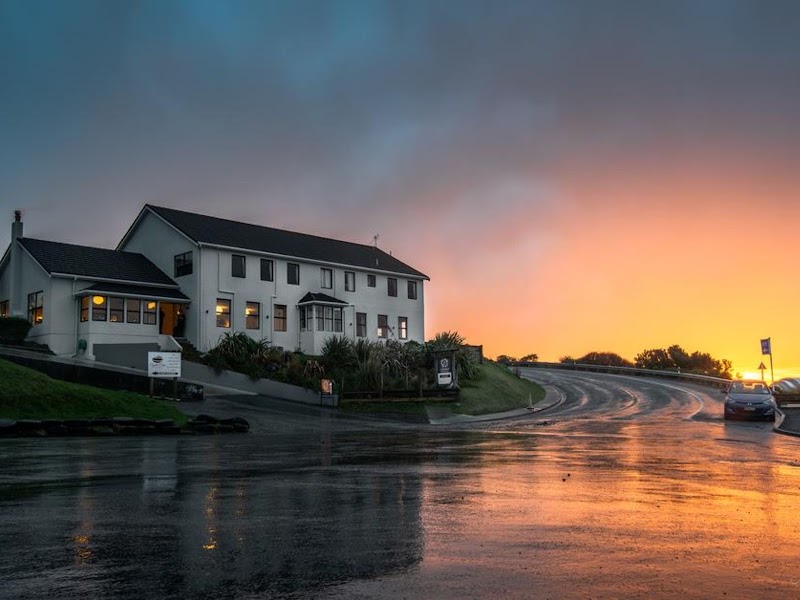 Land's End Boutique Hotel in Bluff