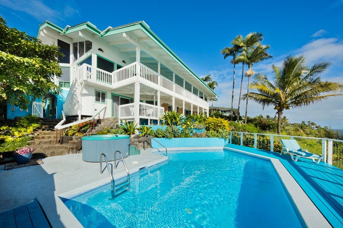 Hale Kai Hawaii Suites - Oceanfront Hilo Lodging in Hilo