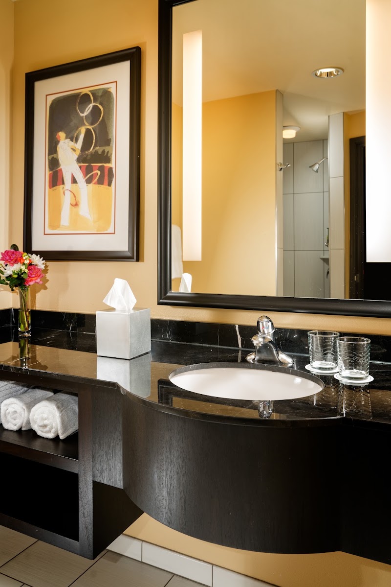Photo 3 at The Maxwell Hotel - A Staypineapple Hotel in Seattle
