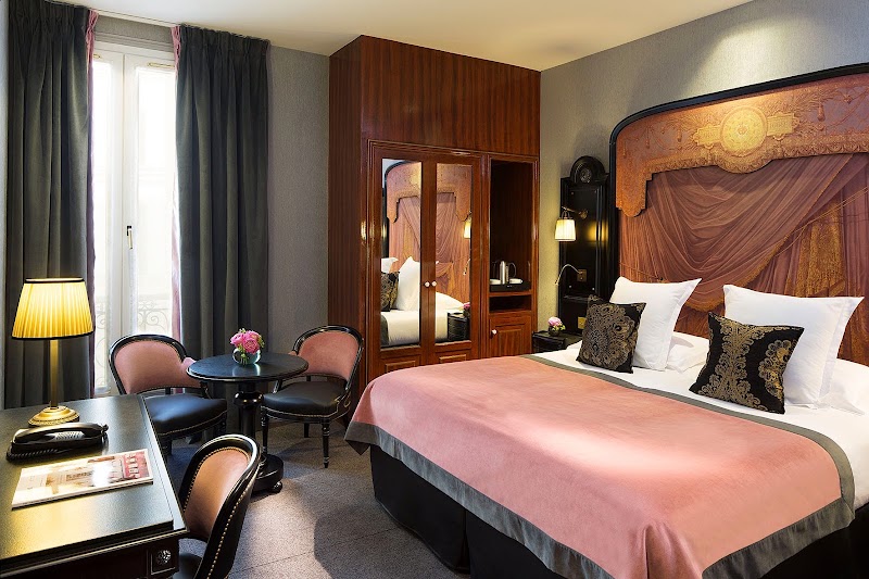 Photo 5 at Belmont Hotel in Paris