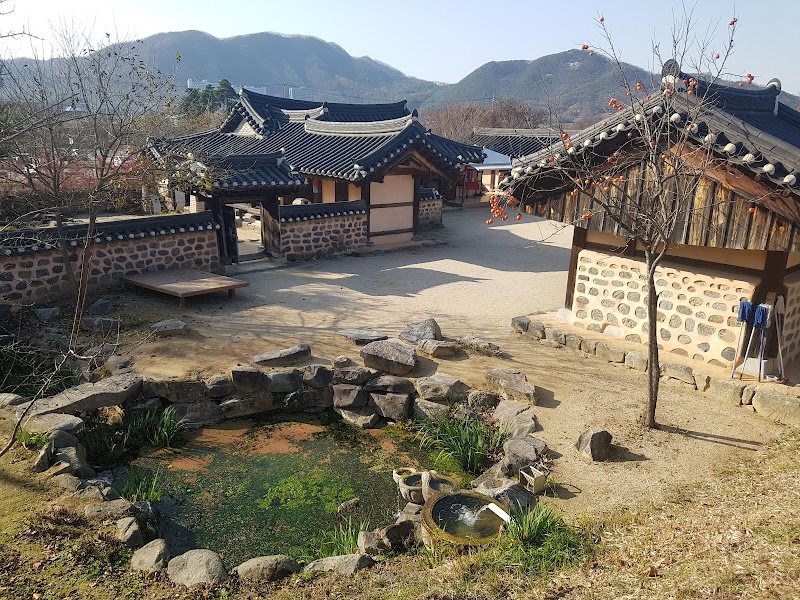 Photo 3 at Oeam Folk Village in Asan-si