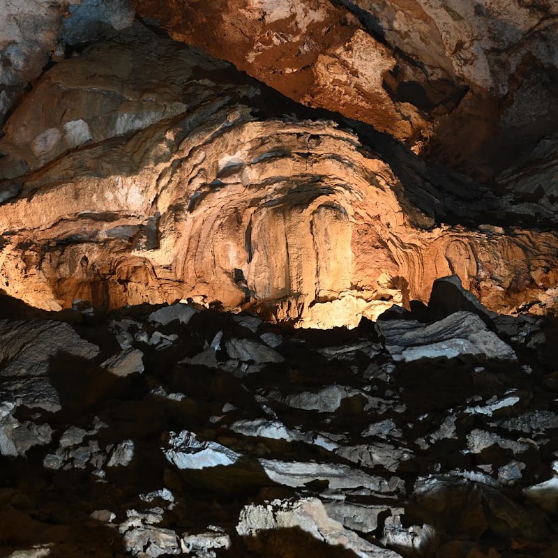 Photo 3 at Lipa cave in 
