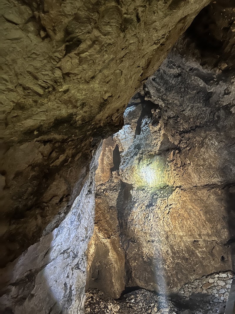 Photo 5 at Lipa cave in 