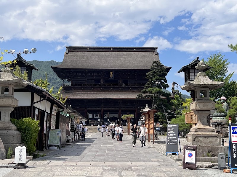 Photo 3 at Zenkōji temple in Nagano