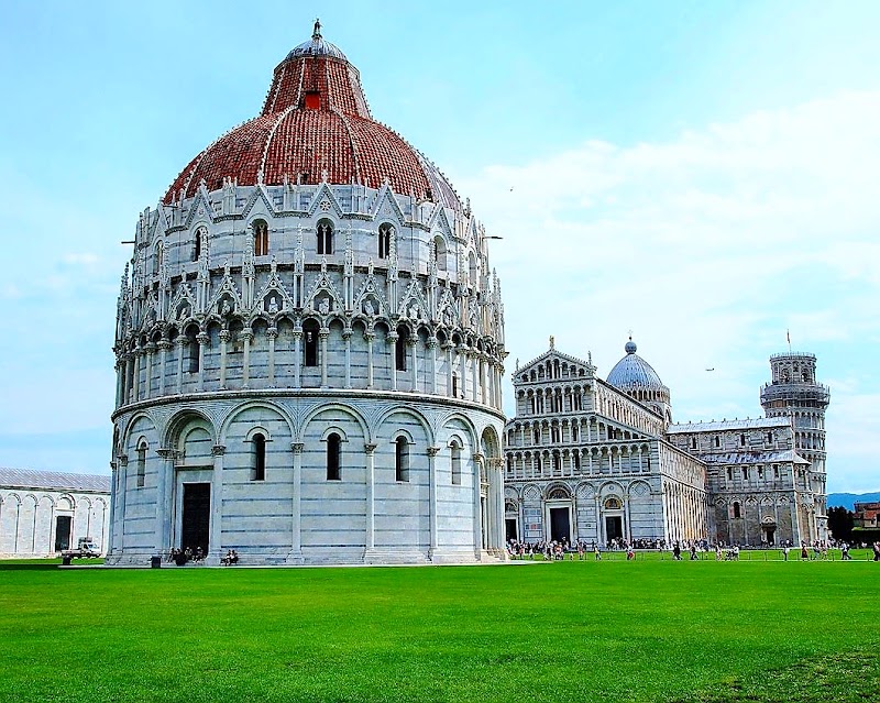 Piazza del Duomo in Pisa