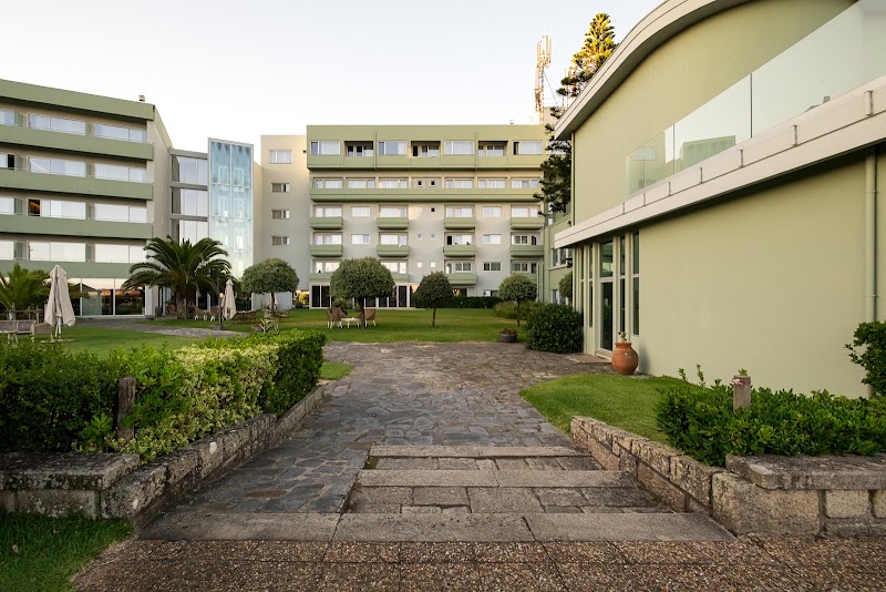 Axis Ofir Beach Resort Hotel in Fão