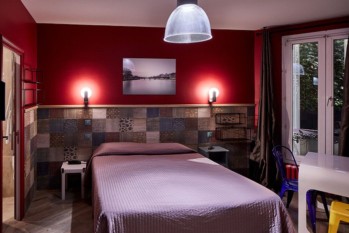 Photo 1 at Hôtel de Roubaix in Paris