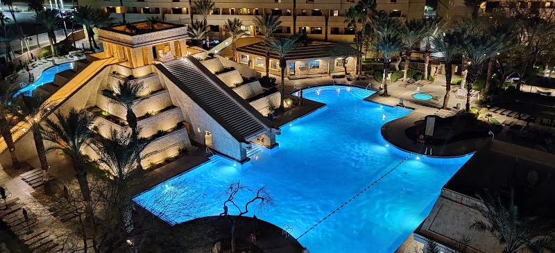 Photo 2 at Hilton Vacation Club Cancun Resort Las Vegas in Las Vegas
