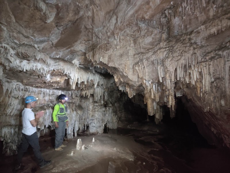 Caverna Umajalanta in Estancia Inca Corral