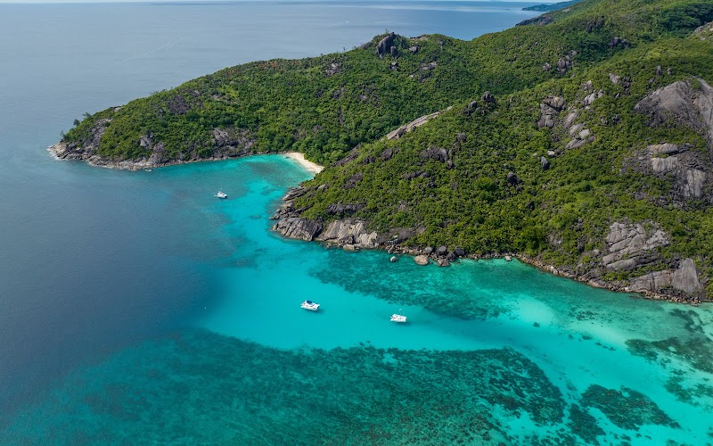 Baie Ternay Marine National Park in Cap Ternay