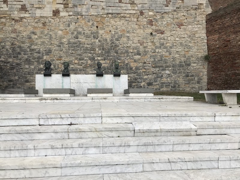Photo 1 at Tomb of National Heroes in Beograd