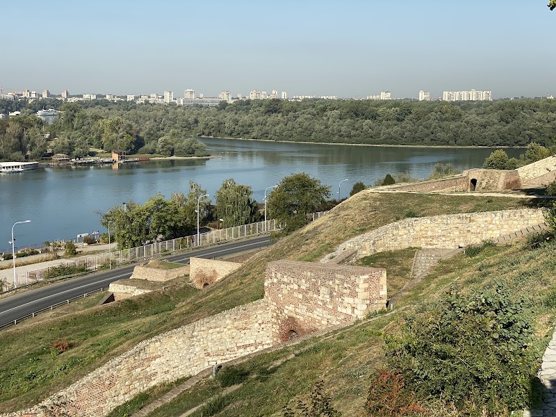 Photo 3 at Tomb of National Heroes in Beograd