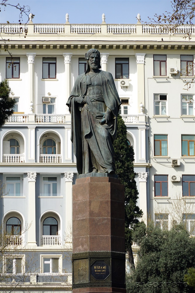 Photo 5 at Nizami Ganjavi Monument in Baku