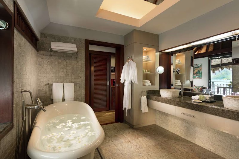 Photo 4 at Hilton Moorea Lagoon Resort & Spa in Moorea-Maiao