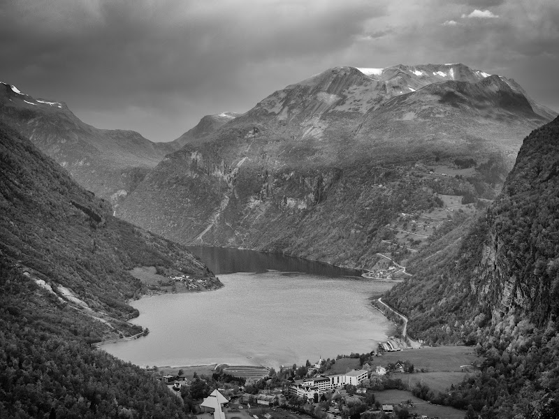 Photo 2 at Ørnesvingen Viewpoint in Geiranger