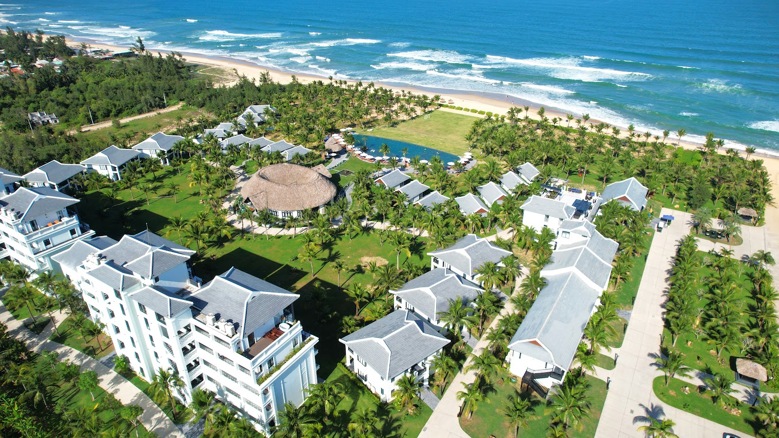 Bliss Hoi An Beach Resort & Wellness in 