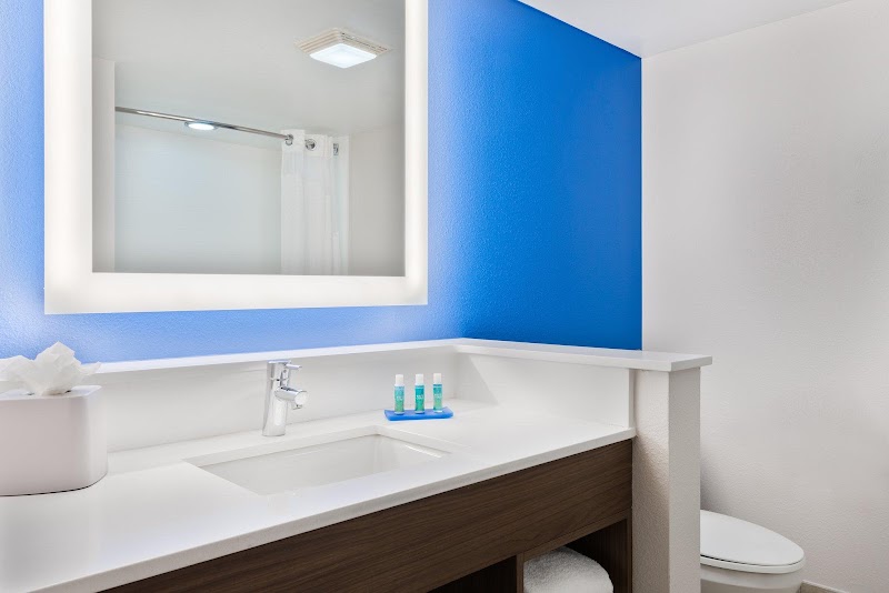 Photo 3 at Holiday Inn Express & Suites Nearest Universal Orlando by IHG in Orlando