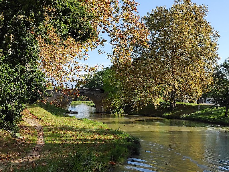UNESCO World Heritage Site Canal du Midi at Villesèquelande boat moorings in Villesèquelande