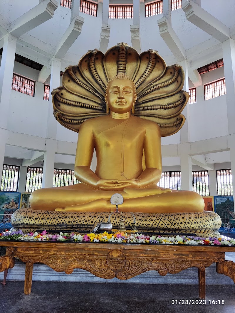 Seruwawila Rajamaha Viharaya in Seruwawila