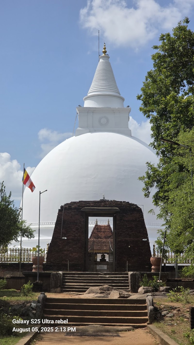 Photo 2 at Seruwawila Rajamaha Viharaya in Seruwawila