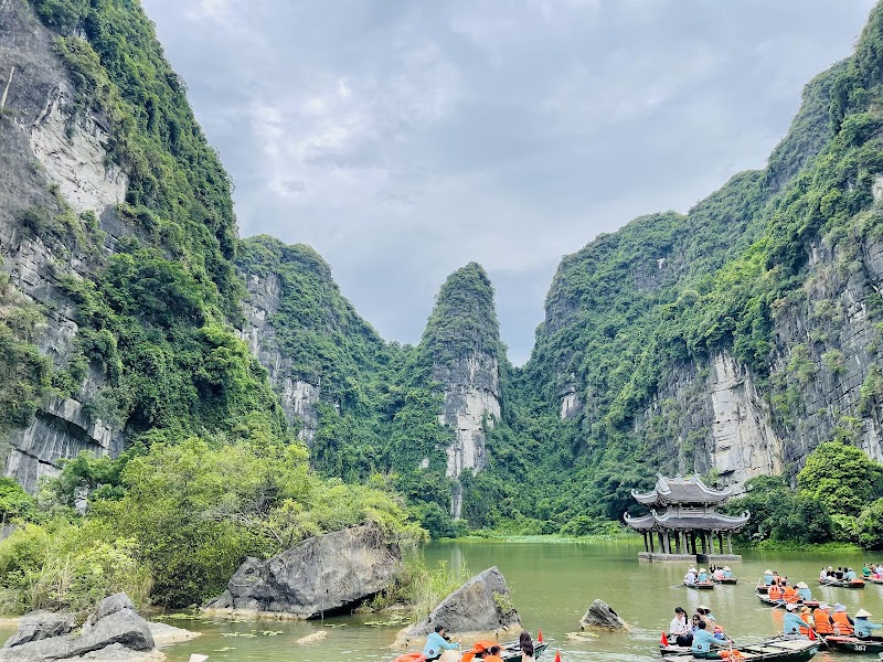 Tràng An Landscape Complex in Hoa Lư