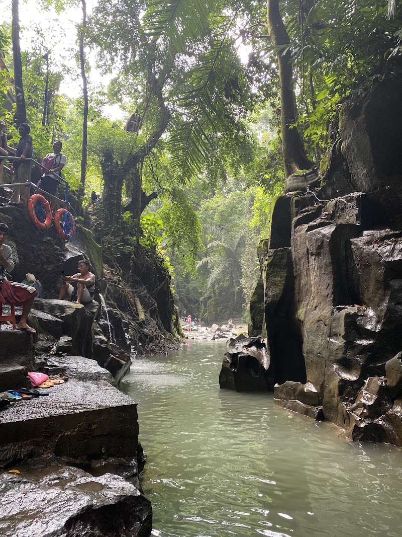 Photo 1 at Kanto Lampo Waterfall in Kecamatan Gianyar